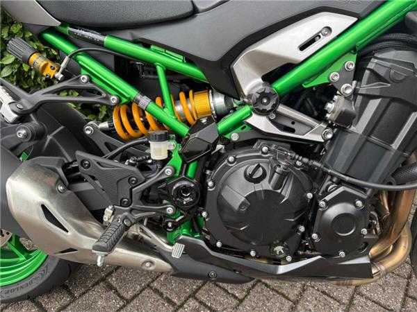 2026 KAWASAKI Z900 SE