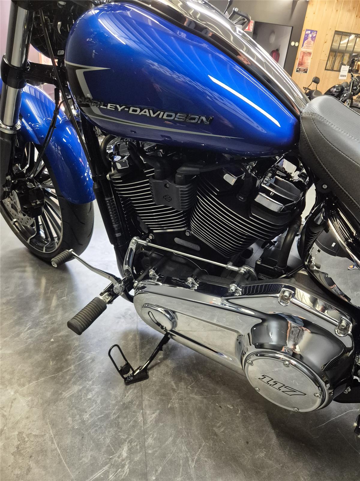 2024 HARLEY-DAVIDSON BREAKOUT