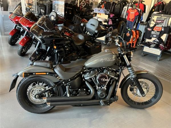 Harley-Davidson Softail STREET BOB 107