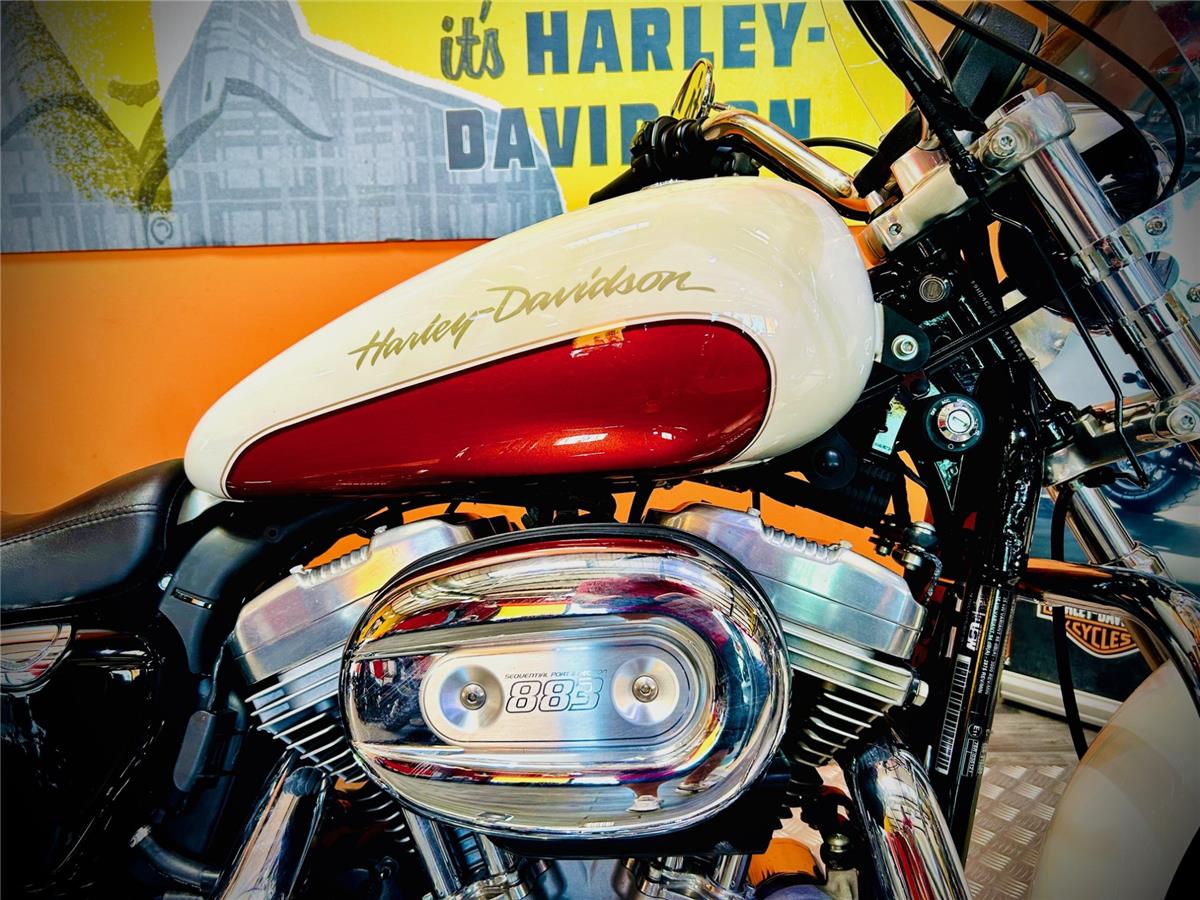 2011 HARLEY-DAVIDSON LOW