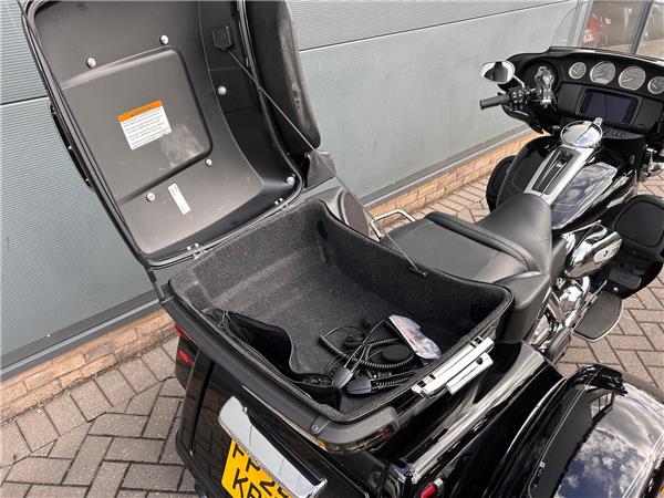 2025 HARLEY-DAVIDSON TRI GLIDE ULTRA