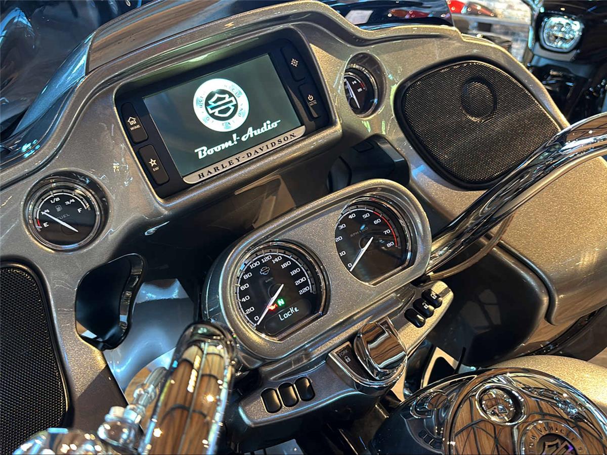 2016 harley-davidson FLTRUSE Road Glide Ultra ABS CVO