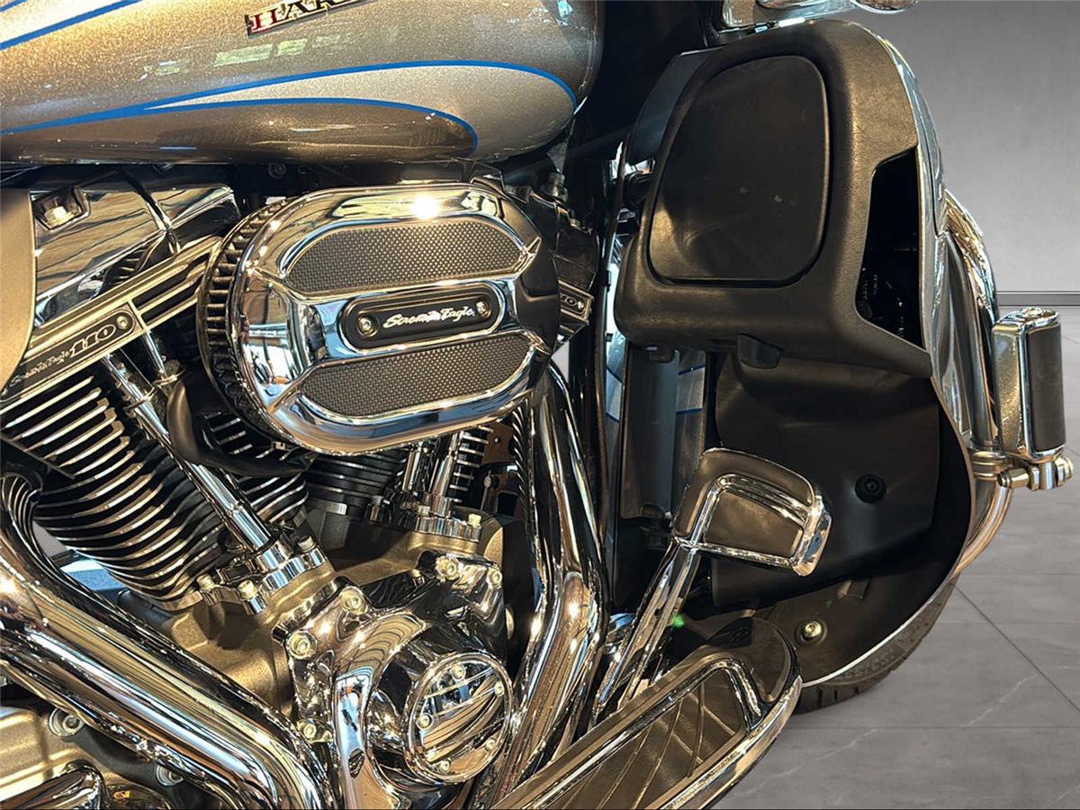 2016 harley-davidson FLTRUSE Road Glide Ultra ABS CVO