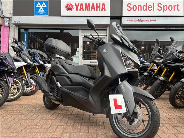YAMAHA XMAX 125