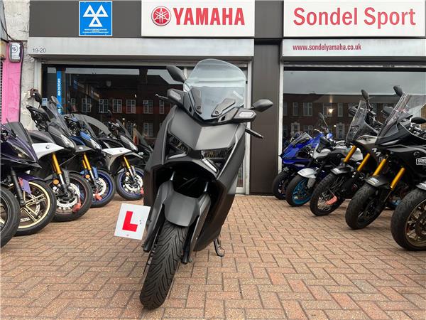 YAMAHA XMAX 125