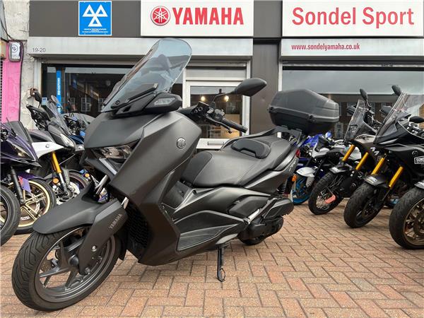 YAMAHA XMAX 125