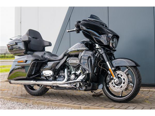 2017 Harley-Davidson CVO Street Glide