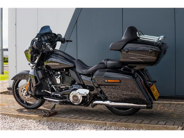 2017 Harley-Davidson CVO Street Glide