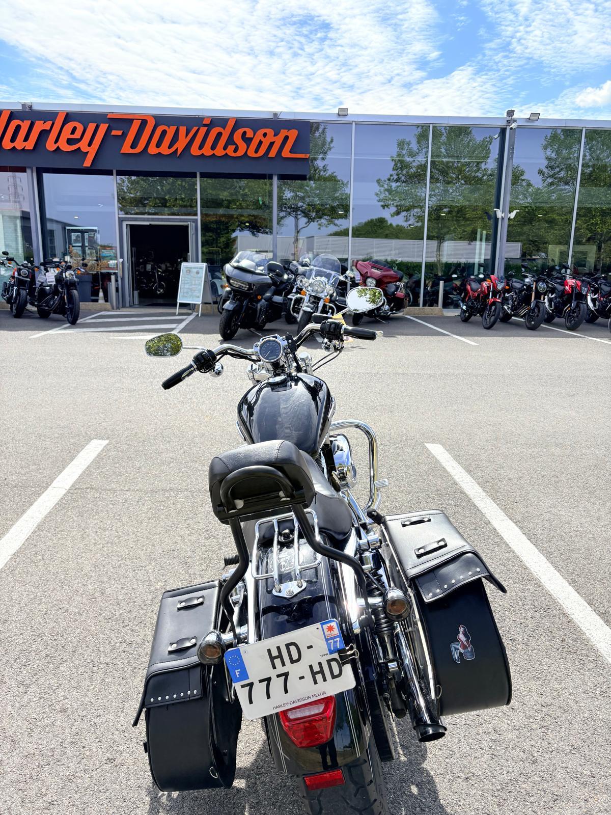 2012 HARLEY-DAVIDSON CUSTOM
