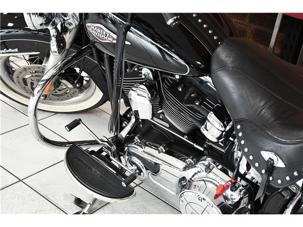 2013 HARLEY-DAVIDSON SOFTAIL FLSTC HERITAGE SOFTAIL CLASSIC