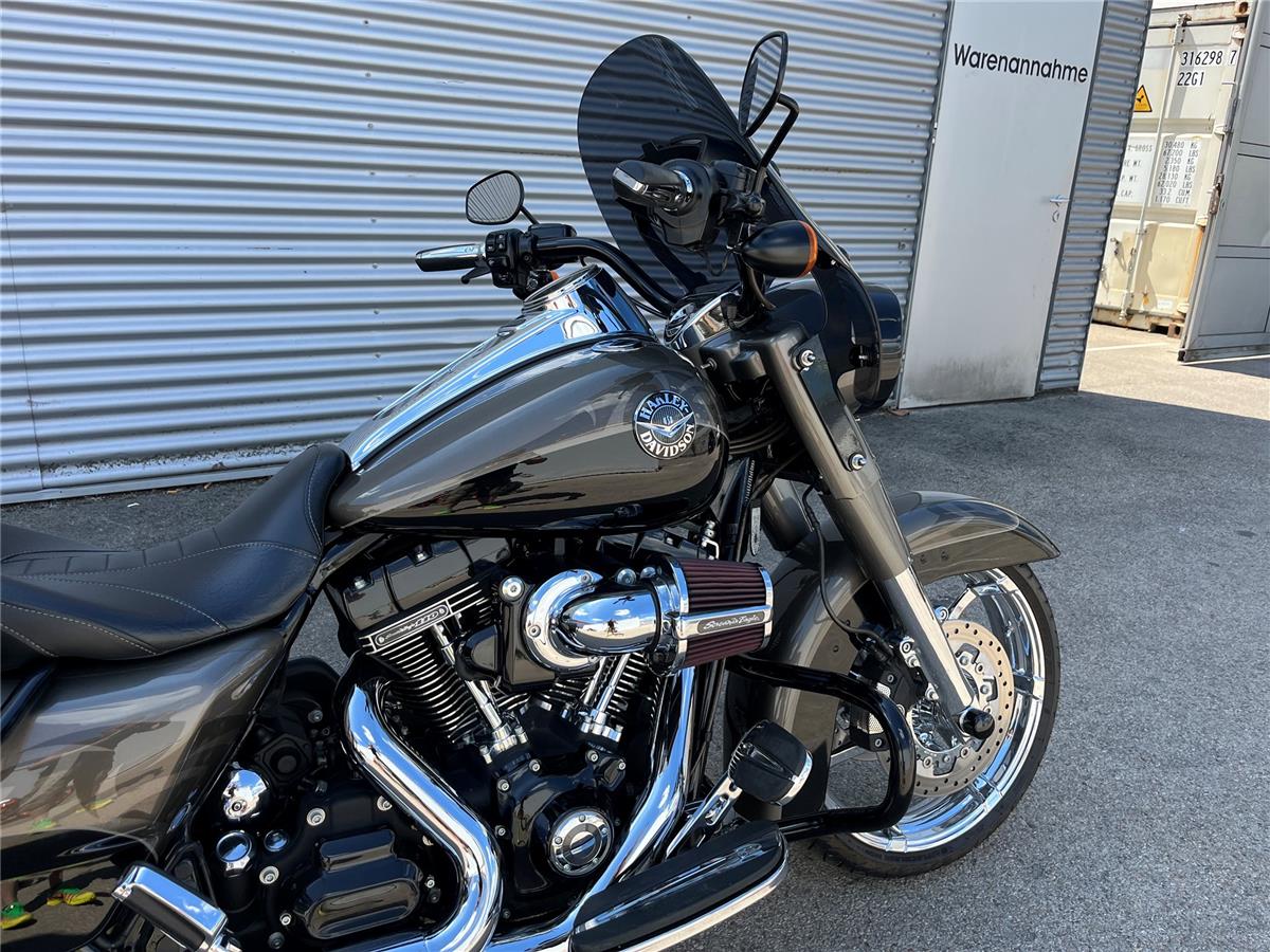 2014 Harley-Davidson CVO Road King FLHRSE