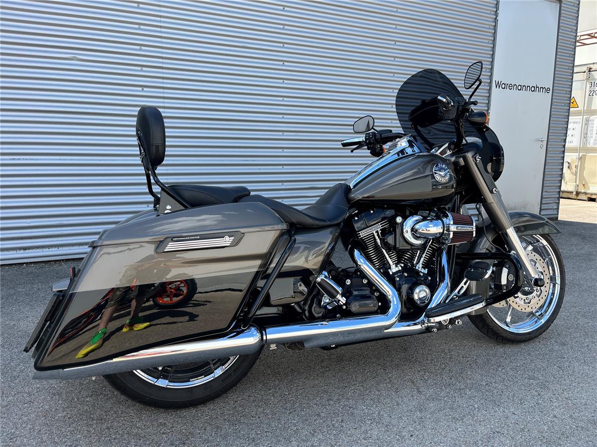 2014 Harley-Davidson CVO Road King FLHRSE
