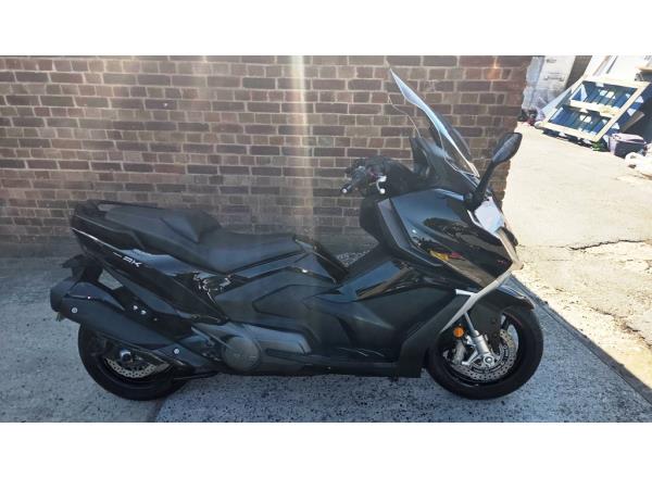 Kymco AK550