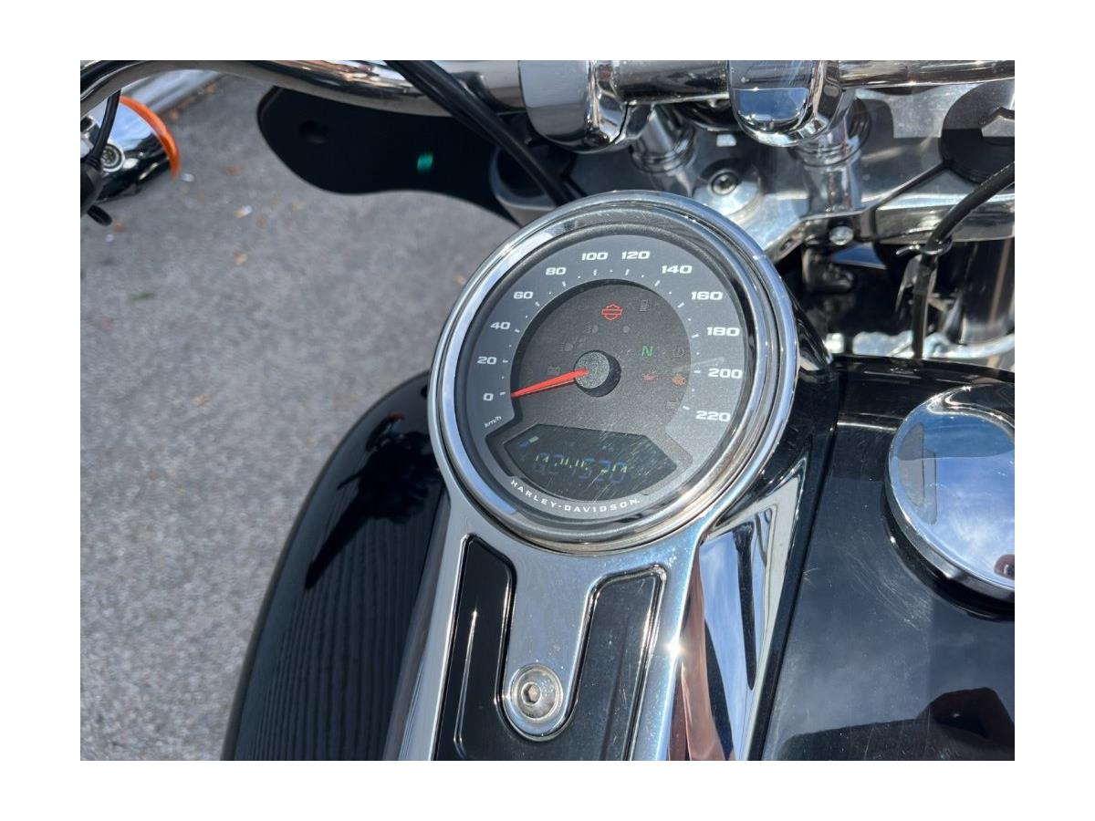 2022 Harley-Davidson Softail Sport Glide FLSB