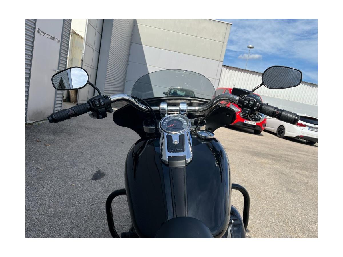 2022 Harley-Davidson Softail Sport Glide FLSB