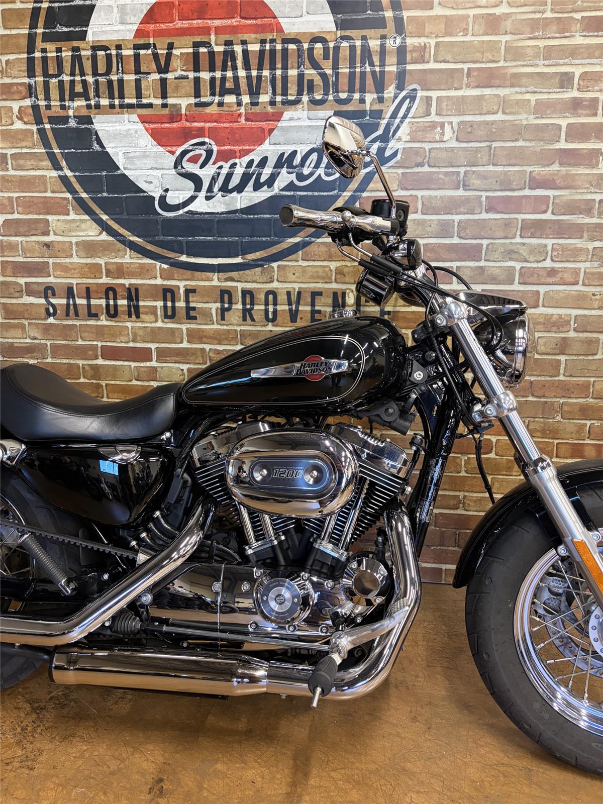 2017 HARLEY-DAVIDSON CUSTOM