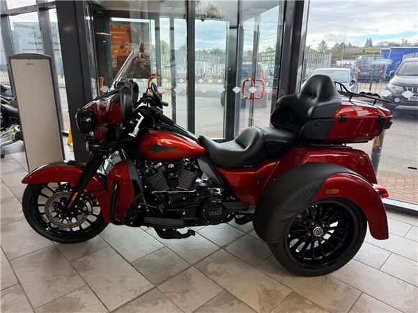 2025 HARLEY-DAVIDSON TRI GLIDE ULTRA