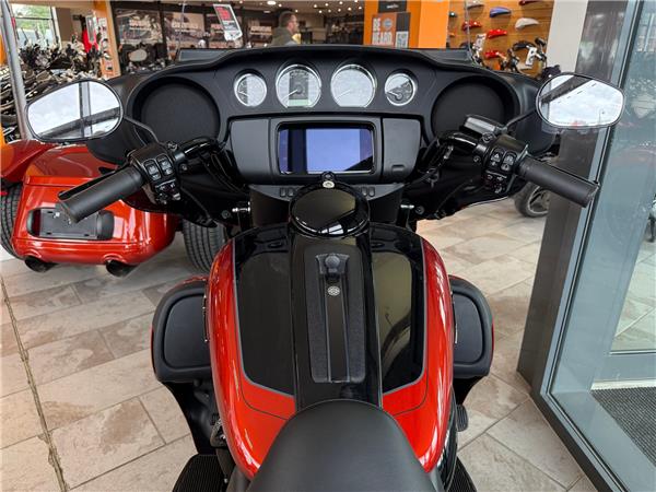 2025 HARLEY-DAVIDSON TRI GLIDE ULTRA