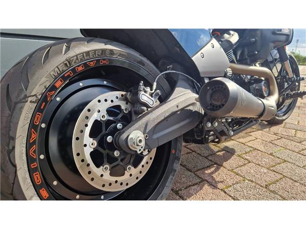 FXDRS Softail FXDR 114 Kesstech Auspuff