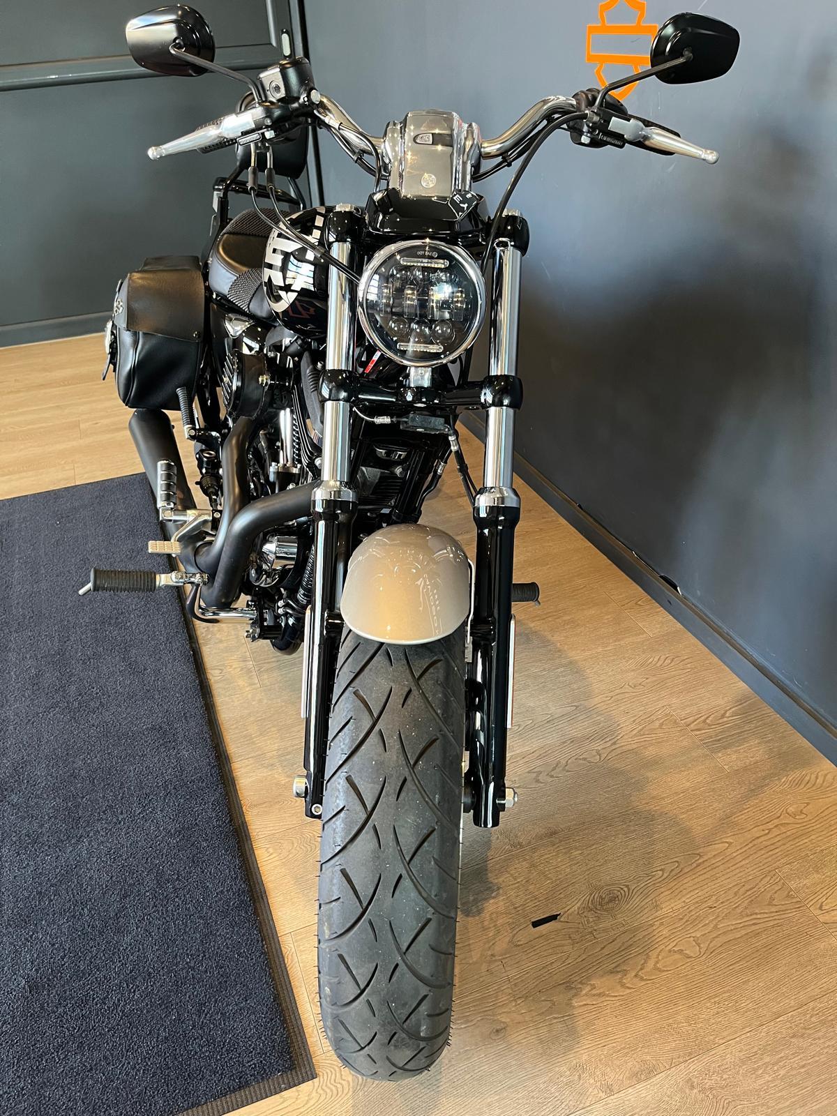 2017 HARLEY-DAVIDSON CUSTOM