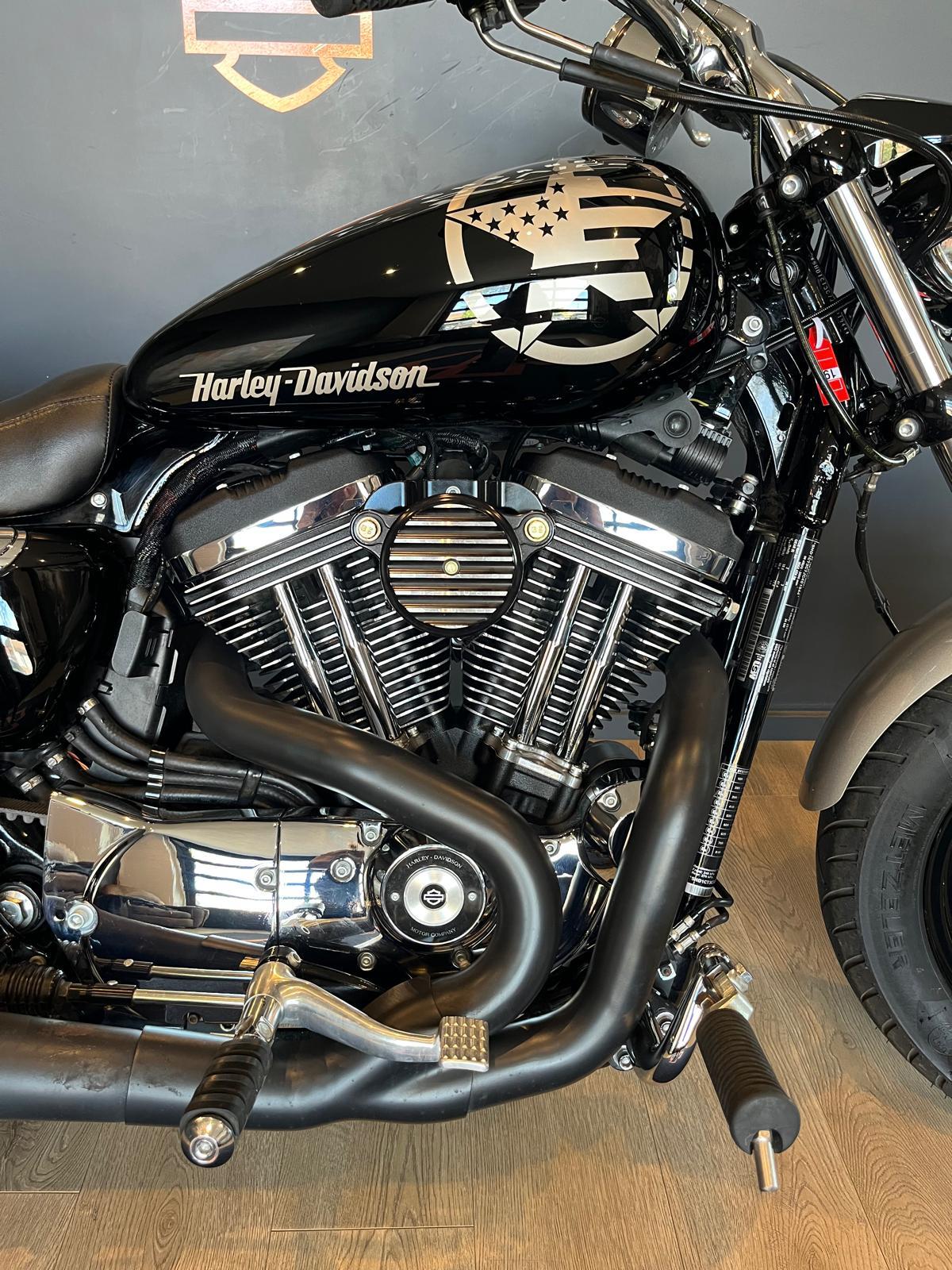 2017 HARLEY-DAVIDSON CUSTOM