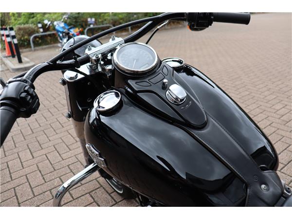 2015 HARLEY-DAVIDSON SOFTAIL FLS SLIM