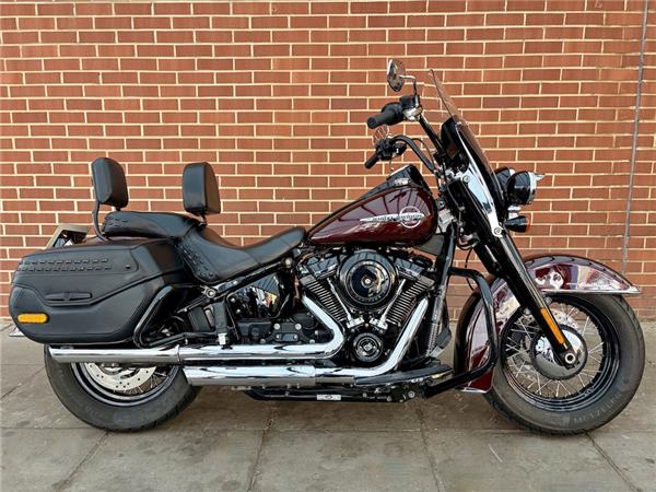 2017 HARLEY-DAVIDSON SOFTAIL FLHC HERITAGE CLASSIC