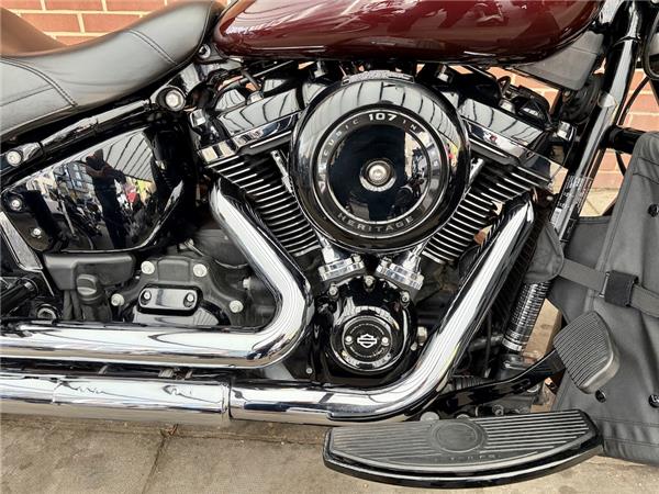 2017 HARLEY-DAVIDSON SOFTAIL FLHC HERITAGE CLASSIC