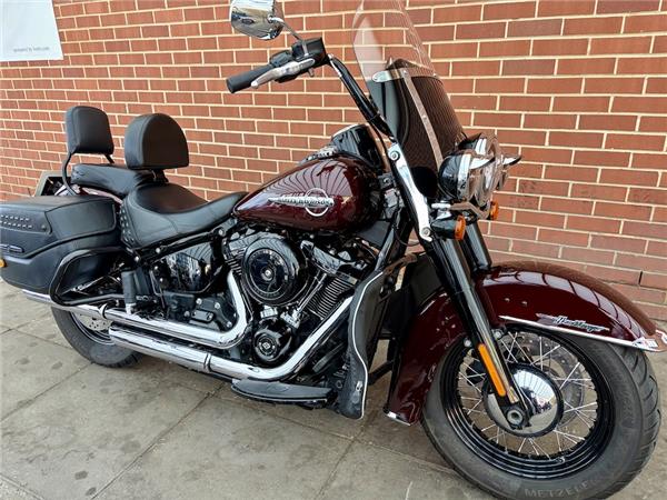 2017 HARLEY-DAVIDSON SOFTAIL FLHC HERITAGE CLASSIC