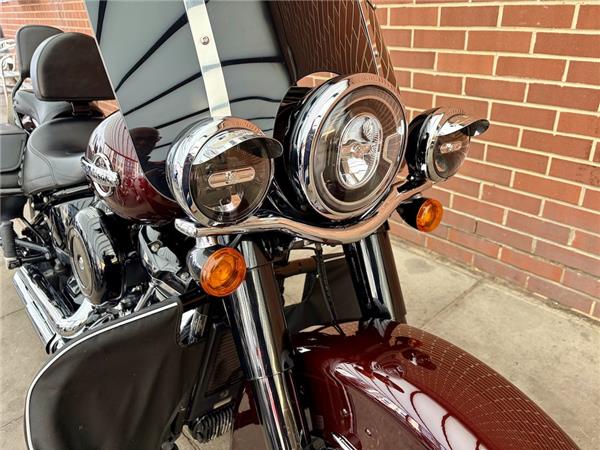 2017 HARLEY-DAVIDSON SOFTAIL FLHC HERITAGE CLASSIC