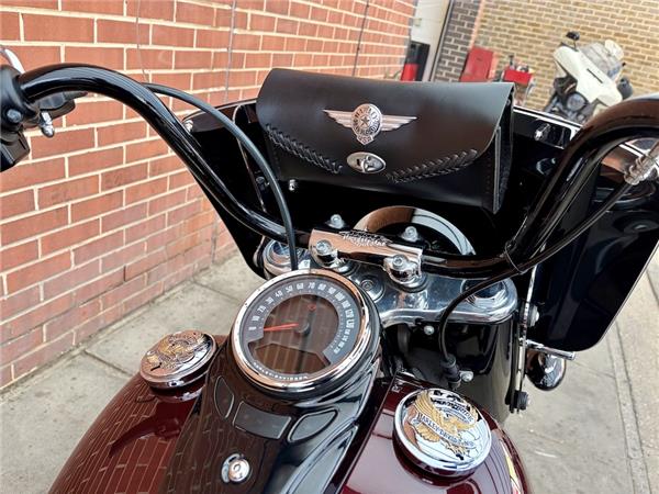 2017 HARLEY-DAVIDSON SOFTAIL FLHC HERITAGE CLASSIC
