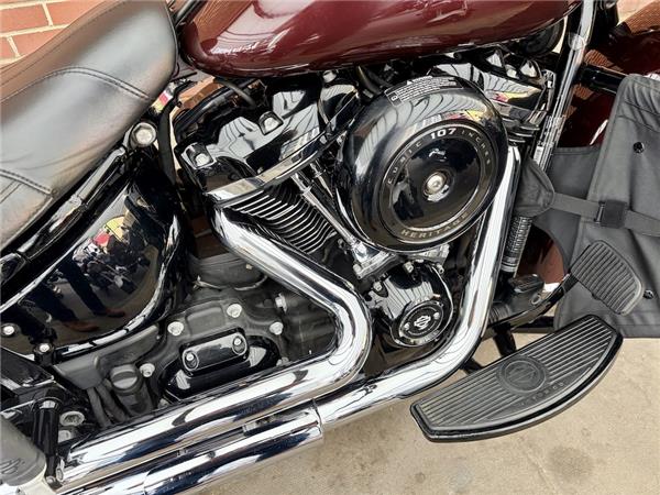 2017 HARLEY-DAVIDSON SOFTAIL FLHC HERITAGE CLASSIC