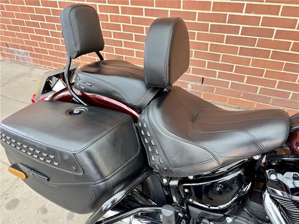 2017 HARLEY-DAVIDSON SOFTAIL FLHC HERITAGE CLASSIC