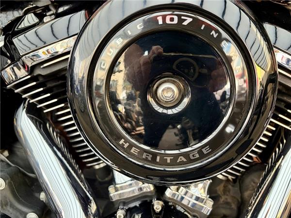 2017 HARLEY-DAVIDSON SOFTAIL FLHC HERITAGE CLASSIC