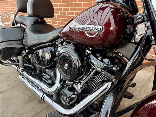 2017 HARLEY-DAVIDSON SOFTAIL FLHC HERITAGE CLASSIC