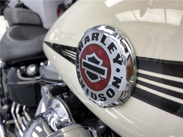 2015 Harley-Davidson Breakout