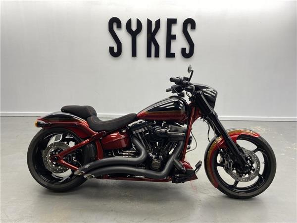 2017 Harley-Davidson CVO Pro Street Breakout