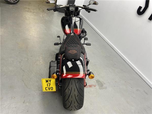 2017 Harley-Davidson CVO Pro Street Breakout