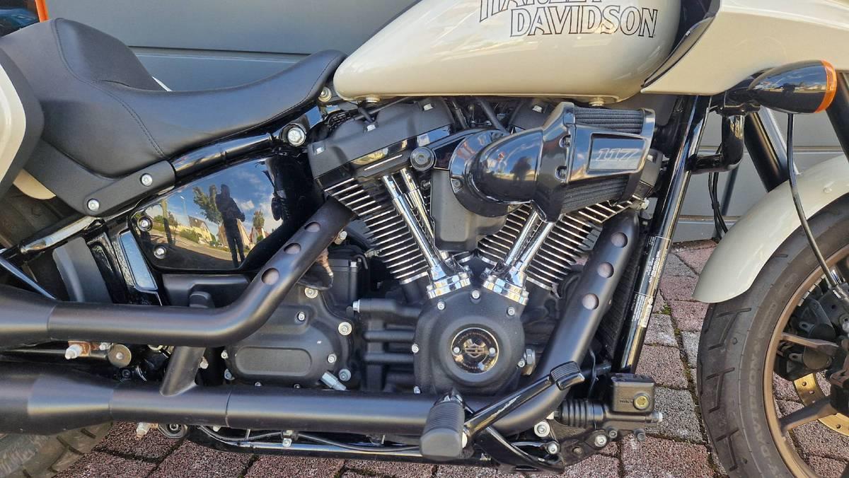 Softail FXLRST Low Rider ST 