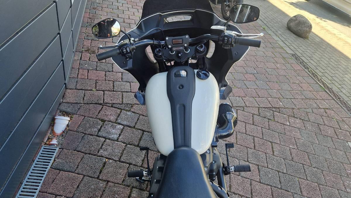 Softail FXLRST Low Rider ST 