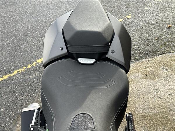 2026 KAWASAKI Z900 SE