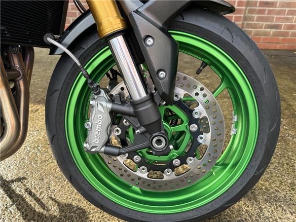 2026 KAWASAKI Z900 SE