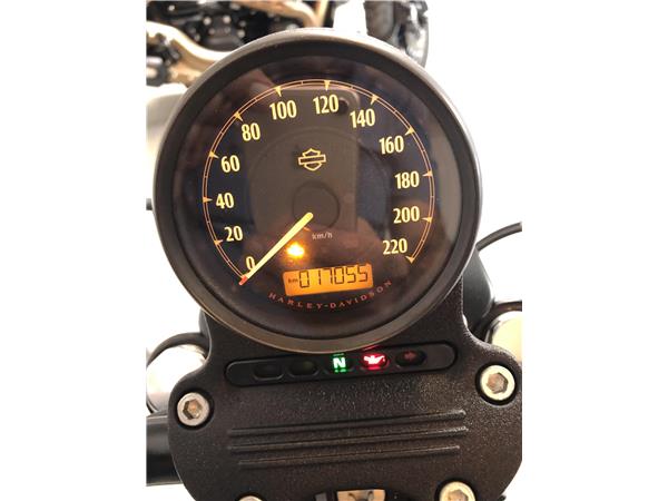 Harley-Davidson Sportster XL883N Iron