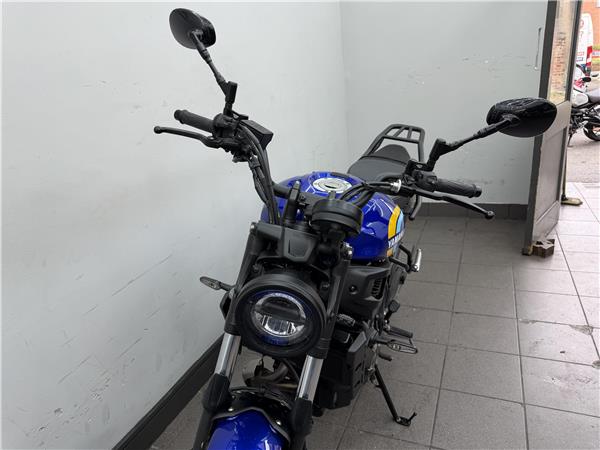 2025 YAMAHA XSR700