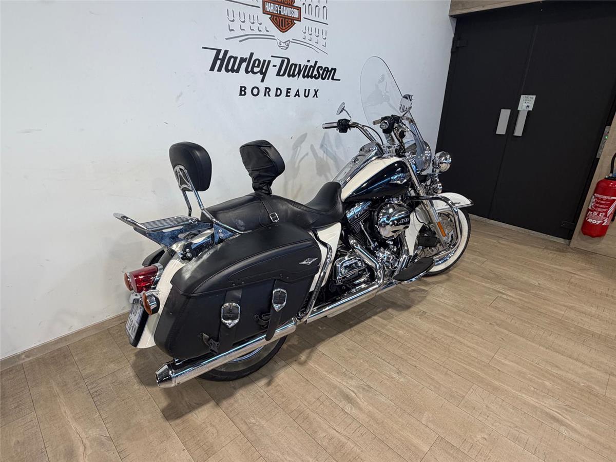 2014 HARLEY-DAVIDSON ROAD KING