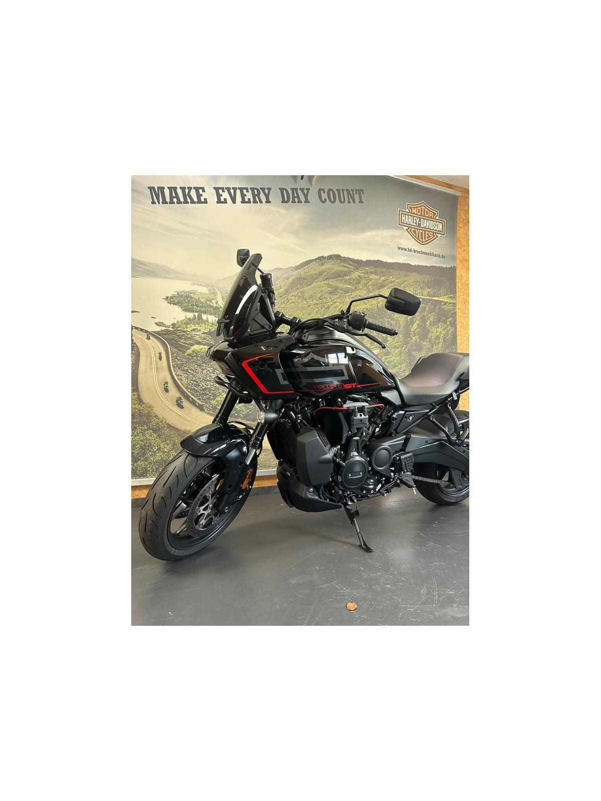 Pan America 1250 ST 
