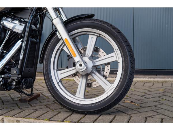 2022 Harley-Davidson Softail Standard