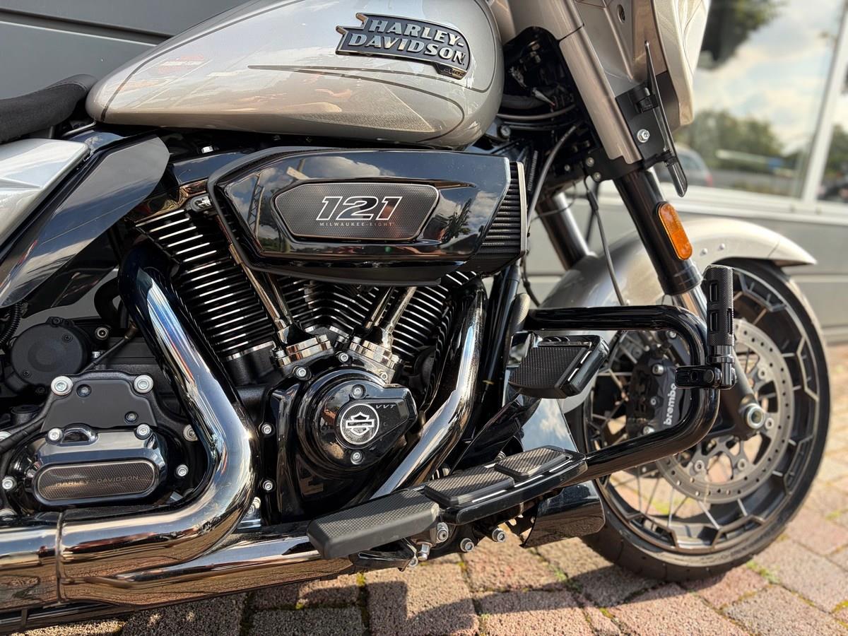 FLHXSE CVO STREET GLIDE Jekill & Hyde Fused Ape