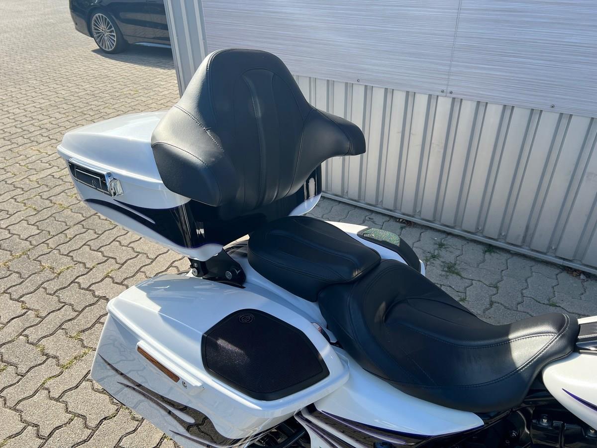 FLHXSE CVO Street Glide Head-ported