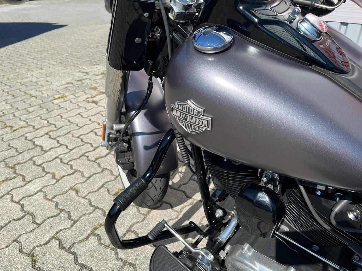 FS2 Softail Slim 
